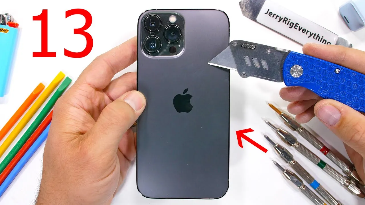Le test de résistance aux rayures et au feu de l’iPhone 13 Pro Max, aussi robuste qu’il y parait ? le test de résistance aux rayures et au feu de l’iphone 13 pro max, aussi robuste qu’il y parait ?