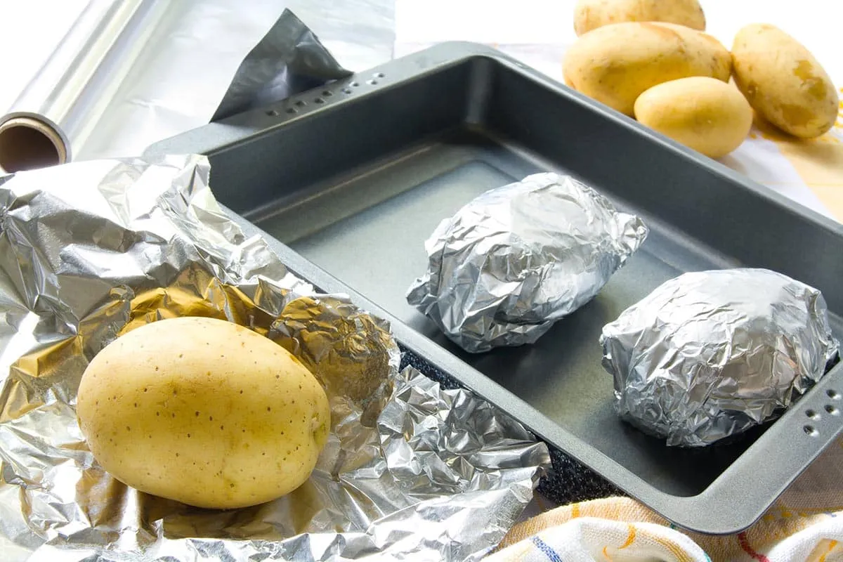 Y a-t-il une différence entre les deux côtés de la feuille d'aluminium?