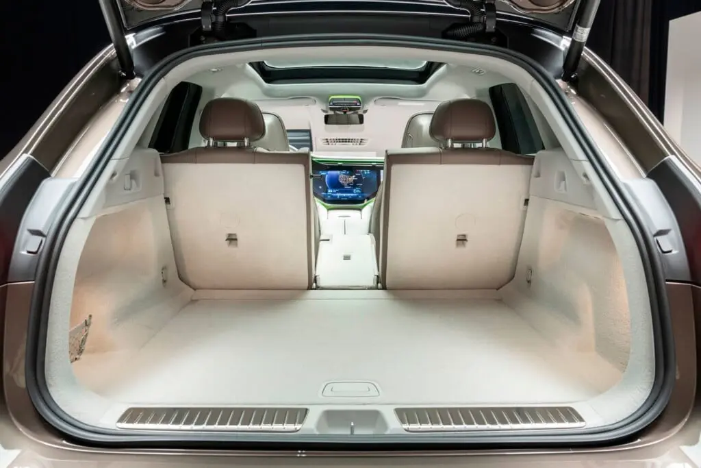 La solution pour libérer le câble de charge d'une voiture