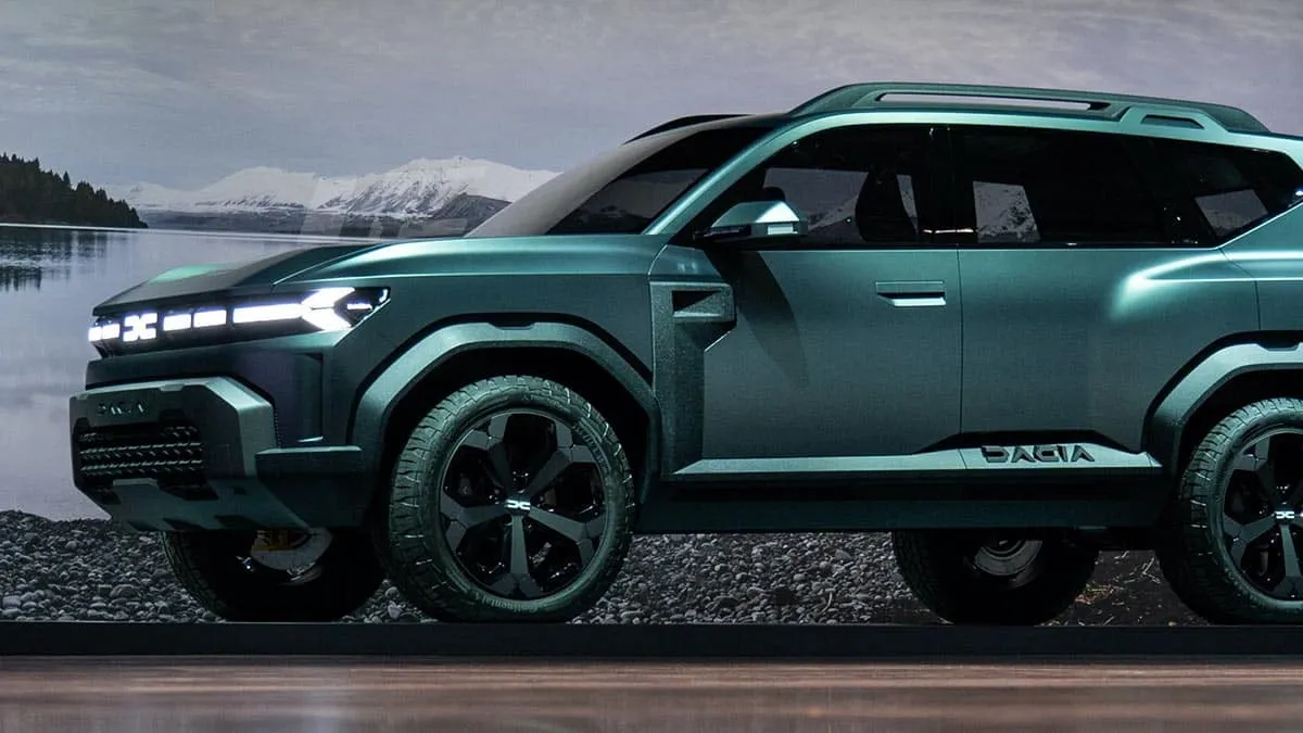 Concept Dacia Bigster lors de la présentation du Manifesto, également un concept.