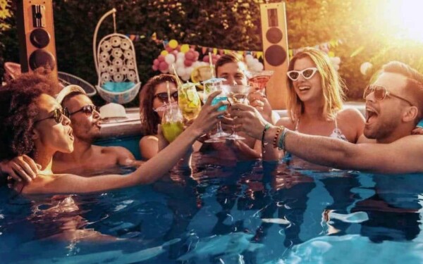 Les meilleures enceintes Bluetooth étanches pour se détendre cet été