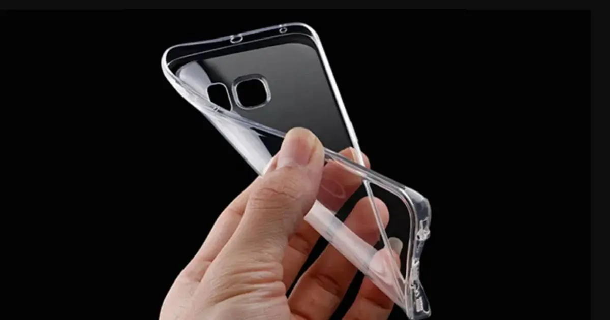 Est-il possible de rendre son aspect initial à une coque transparente qui a jauni ?