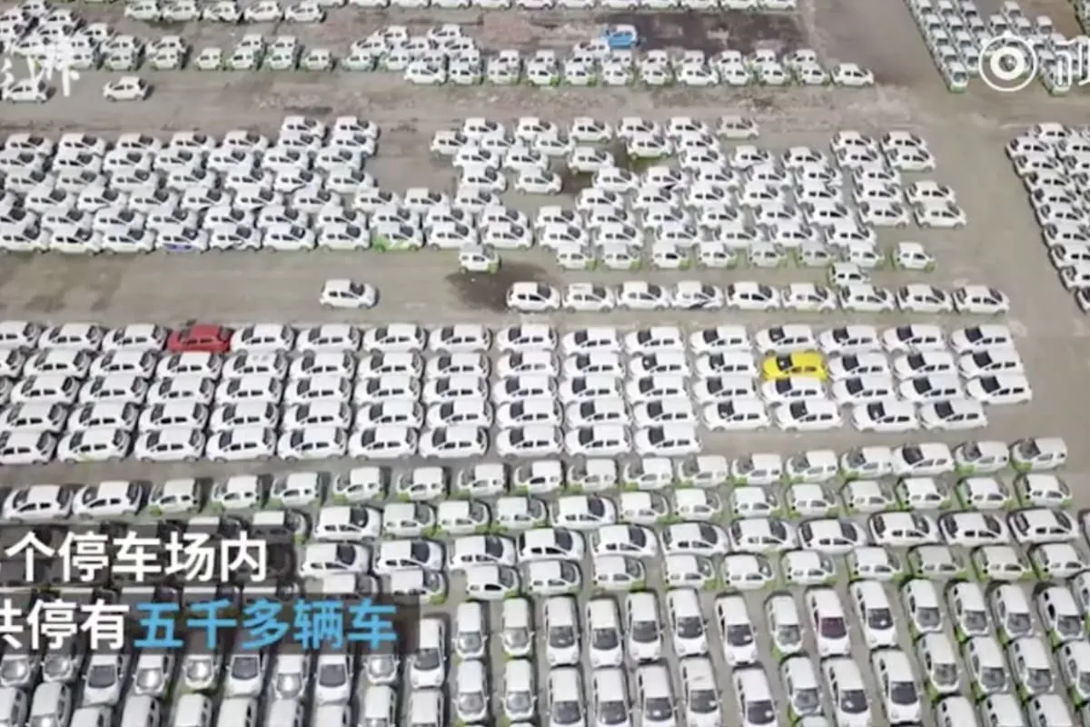 Le cimetière de voitures électriques qui inquiète le monde entier : il y en a déjà des milliers abandonnées en Chine.