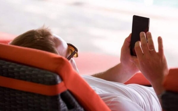 Trucs et astuces pour éviter que le mobile ne chauffe en été