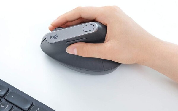 La Logitech Lift est la souris ergonomique la plus tendance du secteur