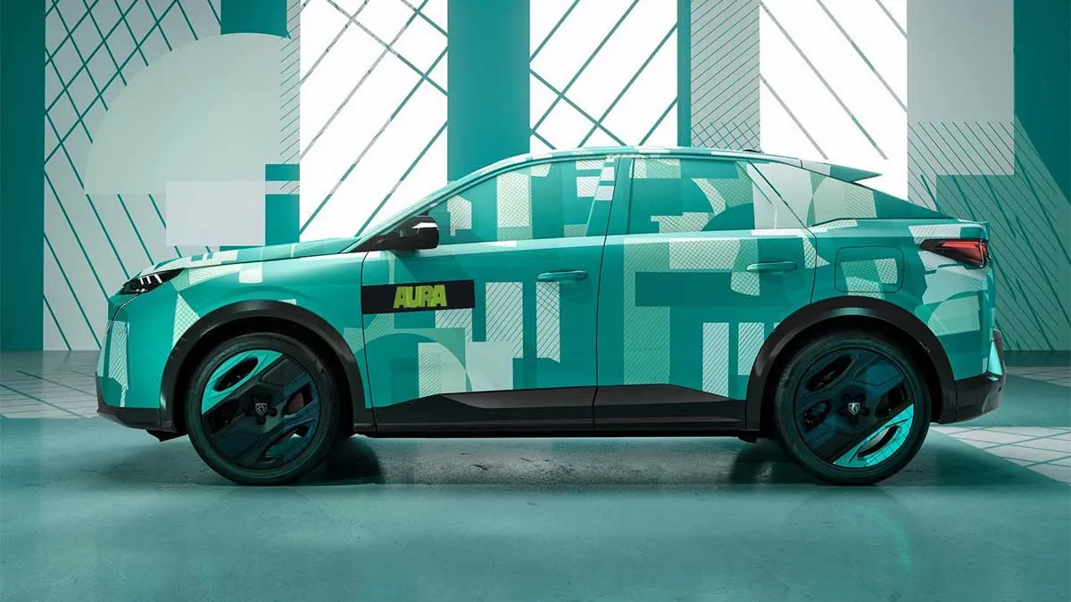 Profil de la Peugeot e 3008 2024