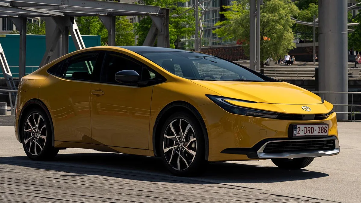 Il s'agissait d'une évolution de la Prius conventionnelle sous forme de monospace.