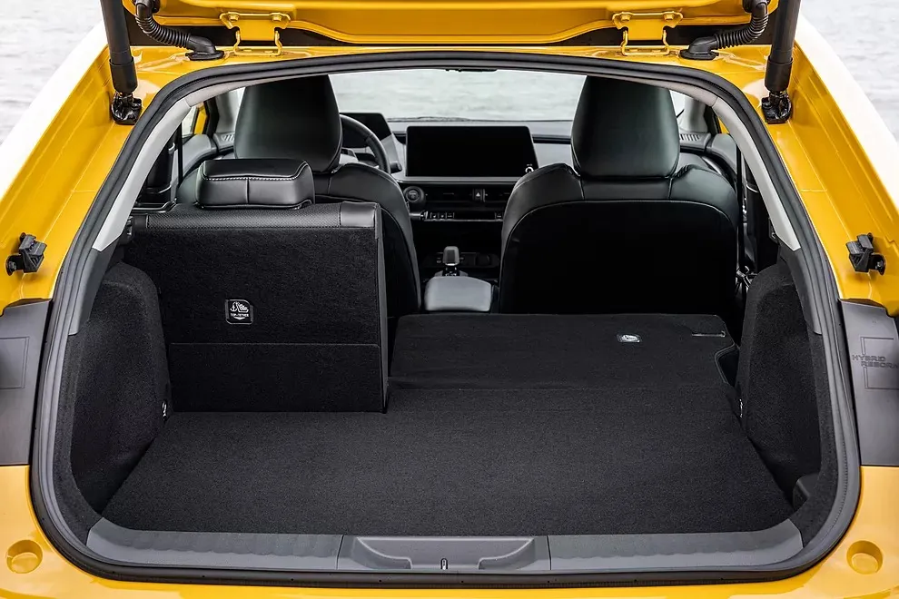 Coffre de la Toyota Prius+.