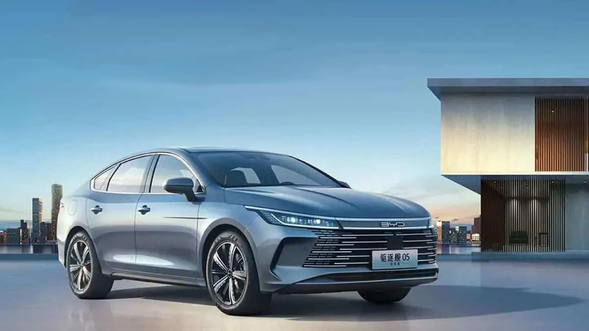 BYD lance en Chine un véhicule hybride rechargeable doté d'une autonomie total de 1200 km