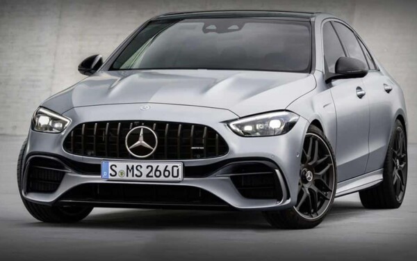 Les Défis de la Mercedes-AMG C 63 S E Hybrid Face à ses Fans Exigeants