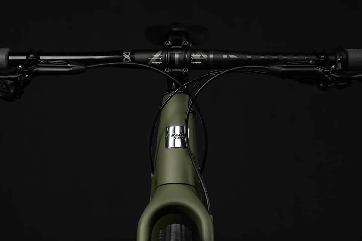 Le Santa Cruz Skitch peut être configuré avec un guidon plat ou de gravel.