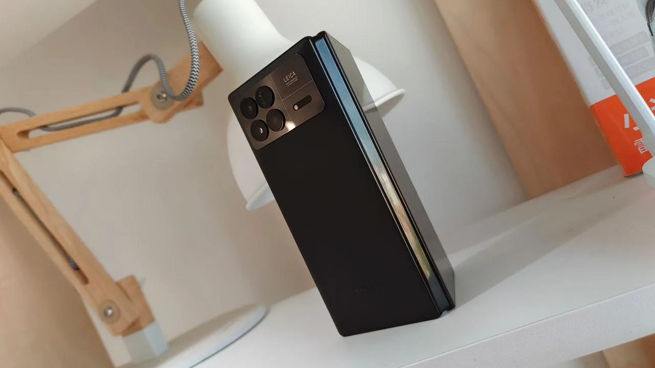 Le Xiaomi MIX Fold 3 est le téléphone qui nous a le plus surpris depuis le début de l'année