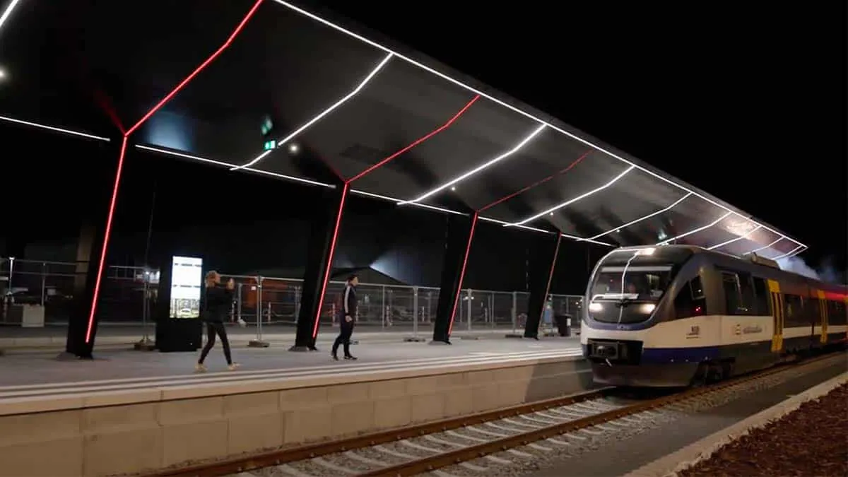 Tesla lance son propre train pour transporter les employés de Giga Berlin