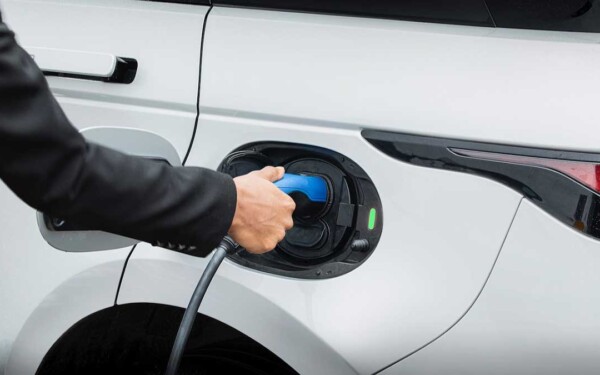 Une réglementation européenne pénalise les véhicules hybrides rechargeables en appliquant un facteur d'utilité