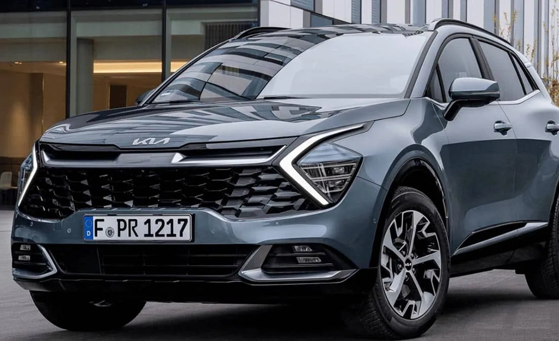 Beaucoup moins cher que le Toyota RAV4, plus puissant, avec plus d'espace pour les bagages et une garantie de 7 ans