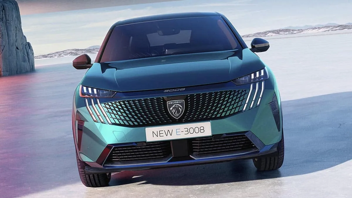 La nouvelle Peugeot E-3008 a été dévoilée.