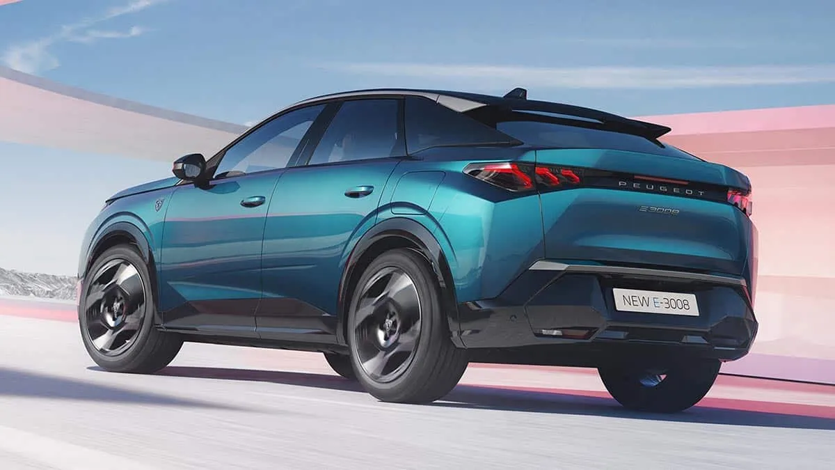 La nouvelle Peugeot E-3008 a été dévoilée.