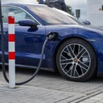 Un nouvel électrolyte permet de recharger les batteries au lithium à 80 % en 10 minutes, triplant ainsi leur durée de vie.