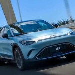 La Smart #3 avec une autonomie de 455 km et un prix de 43 490 euros est dévoilée.