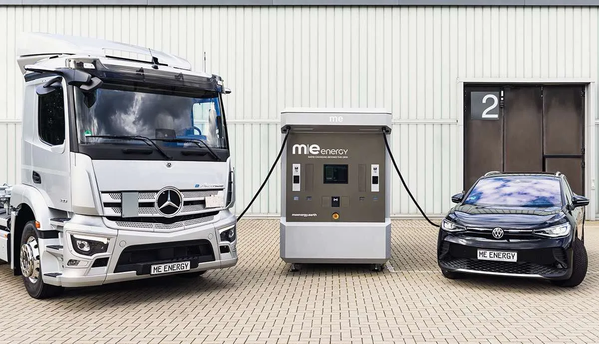 Station de recharge rapide New Me Energy capable de produire 4000 kWh