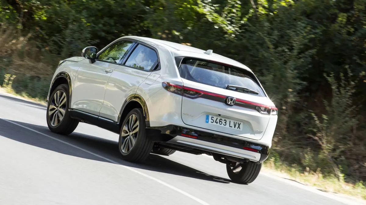 Il mesure 4,34 mètres de long, ce qui en fait l'un des plus grands SUV B actuellement disponibles.