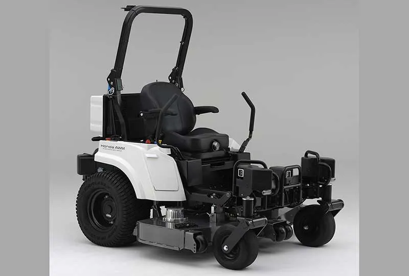 Honda présente son premier tracteur tondeuse électrique autonome à rayon de braquage nul