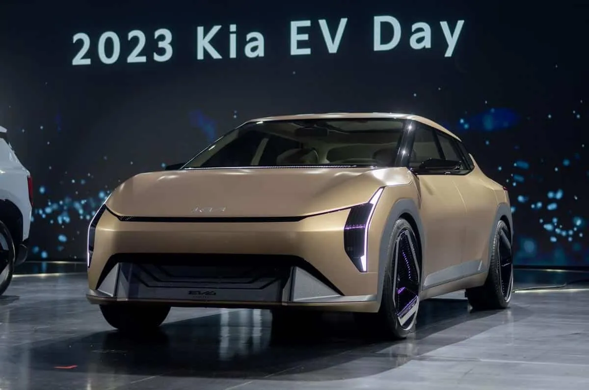 Kia Concept EV4 : la berline a de l'avenir dans la nouvelle ère électrique