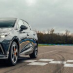 Achèteriez-vous une MG4 Extended Range plutôt qu'une Tesla Model 3 ?