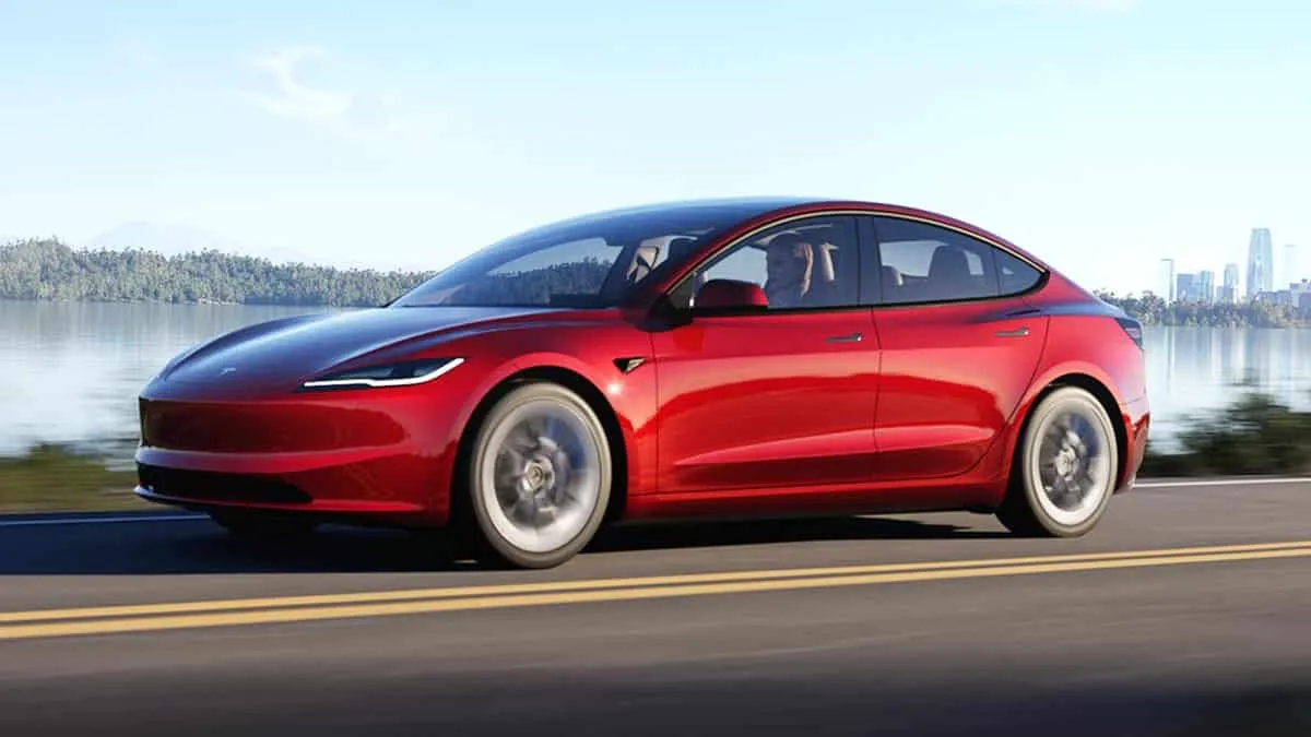 Achèteriez-vous une MG4 Extended Range plutôt qu'une Tesla Model 3 ?