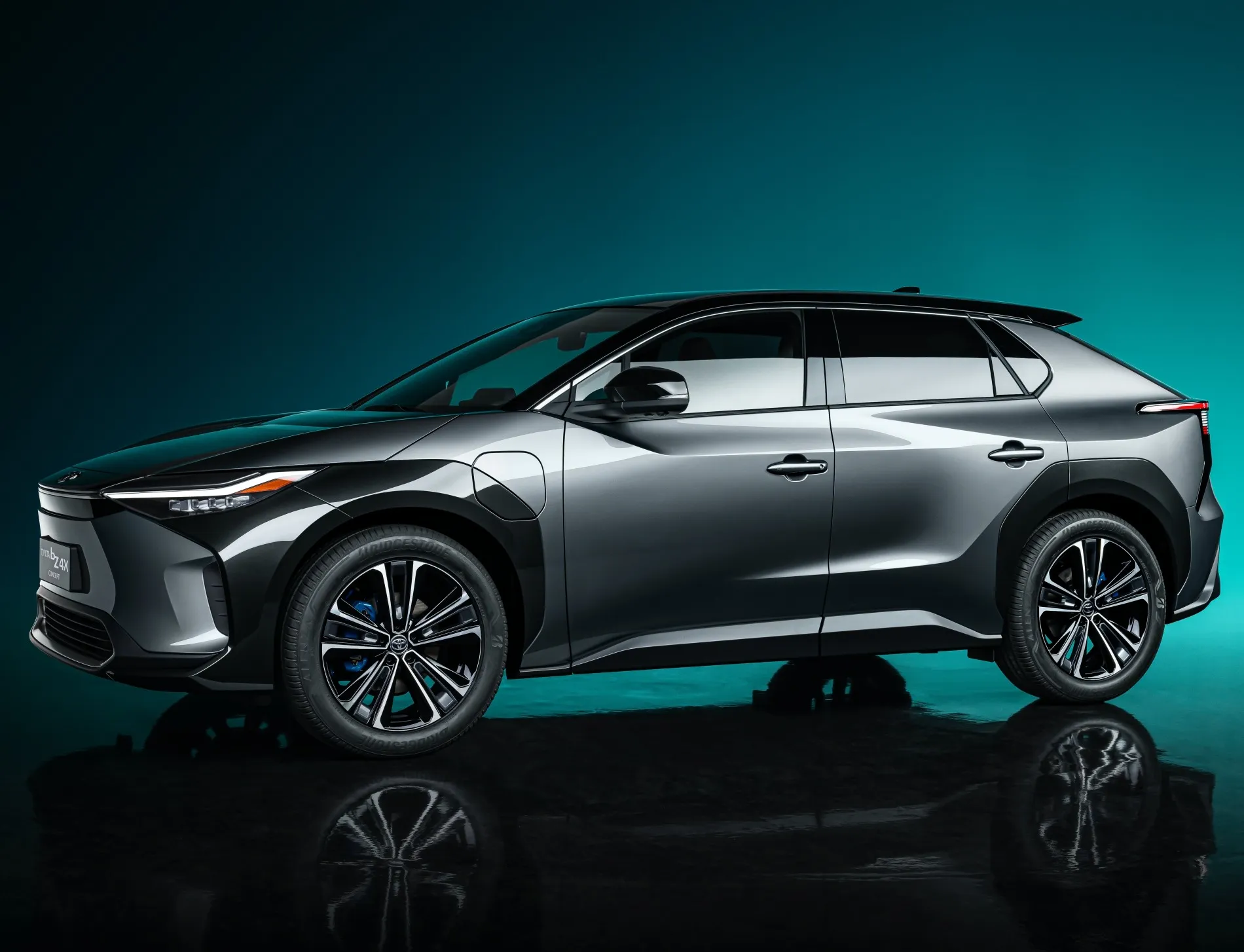 La nouvelle Toyota ira au-delà des voitures hybrides et électriques, en améliorant la « formule Tesla »