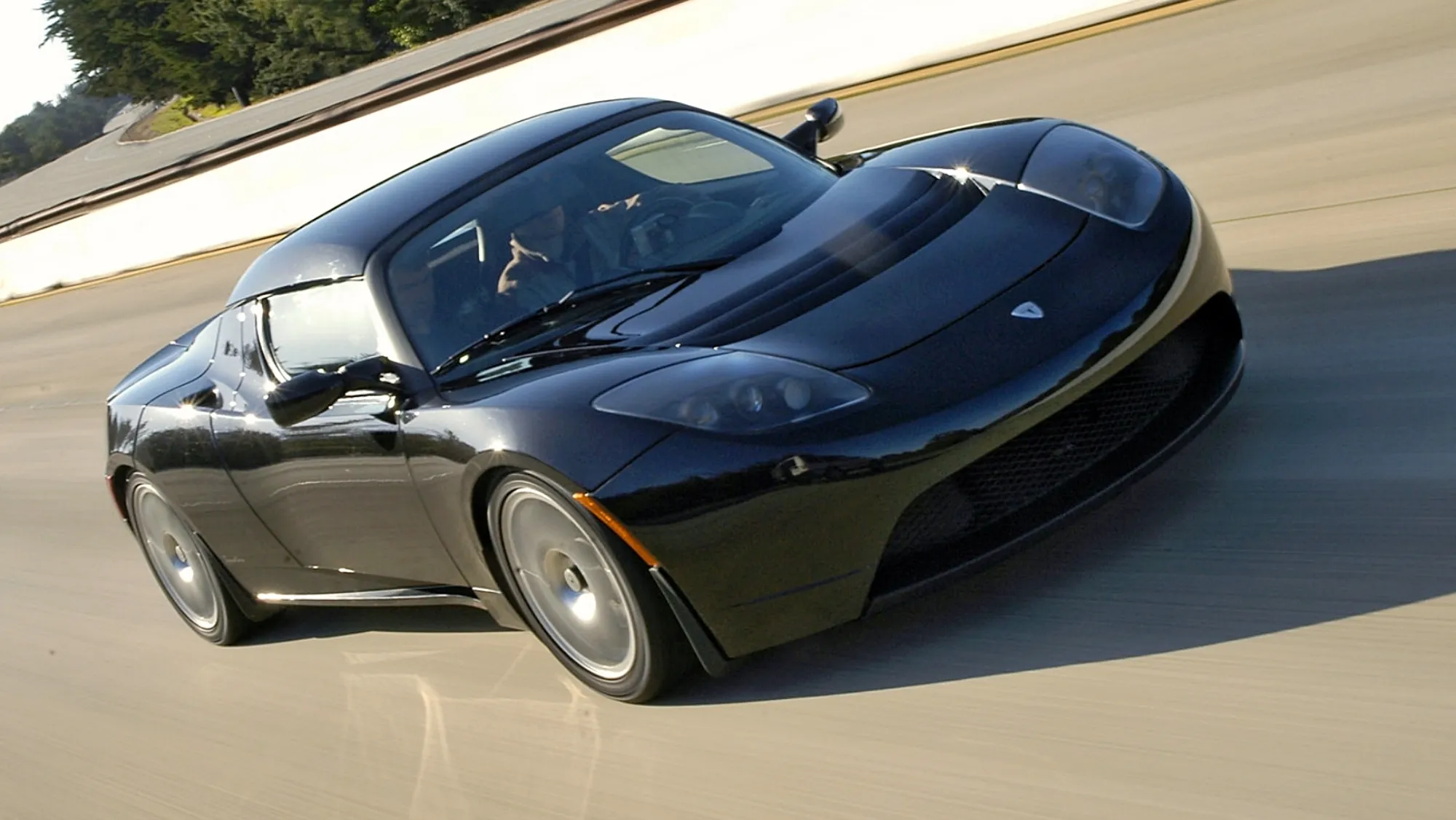 Les plans originaux de la première Tesla sont désormais publics