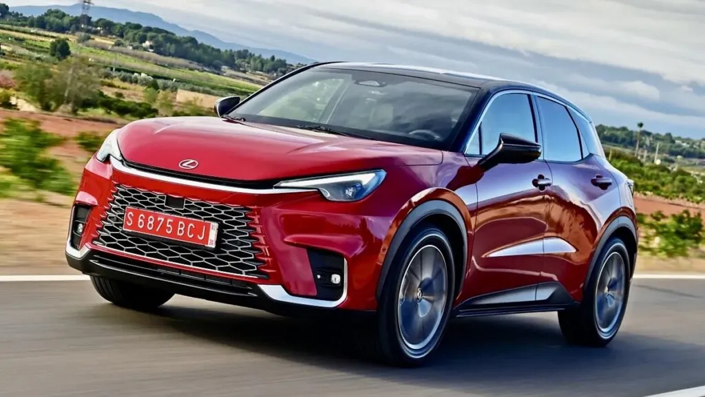 Lexus lance le LBX,