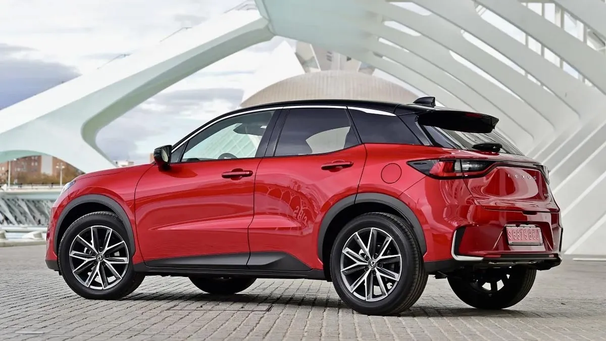 Nouveau Lexus LBX : le petit SUV haut de gamme qui séduit la jeune génération