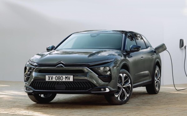Cet hybride anti-SUV de Citroën a un coffre géant et une consommation ridicule