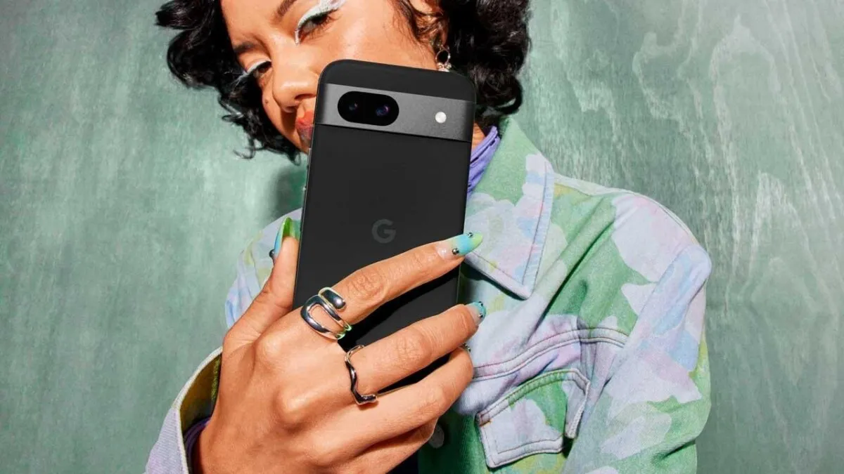 Google Pixel 8a en couleur noire