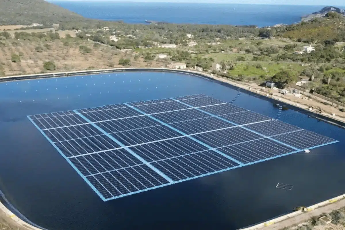 Capdepera accueille la plus grande centrale solaire flottante des Baléares