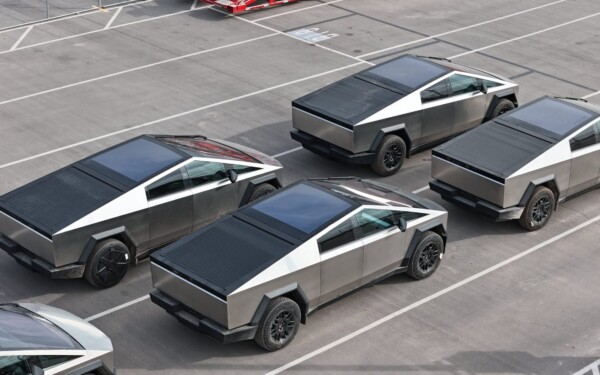 Graphique boursier en chute symbolisant Tesla