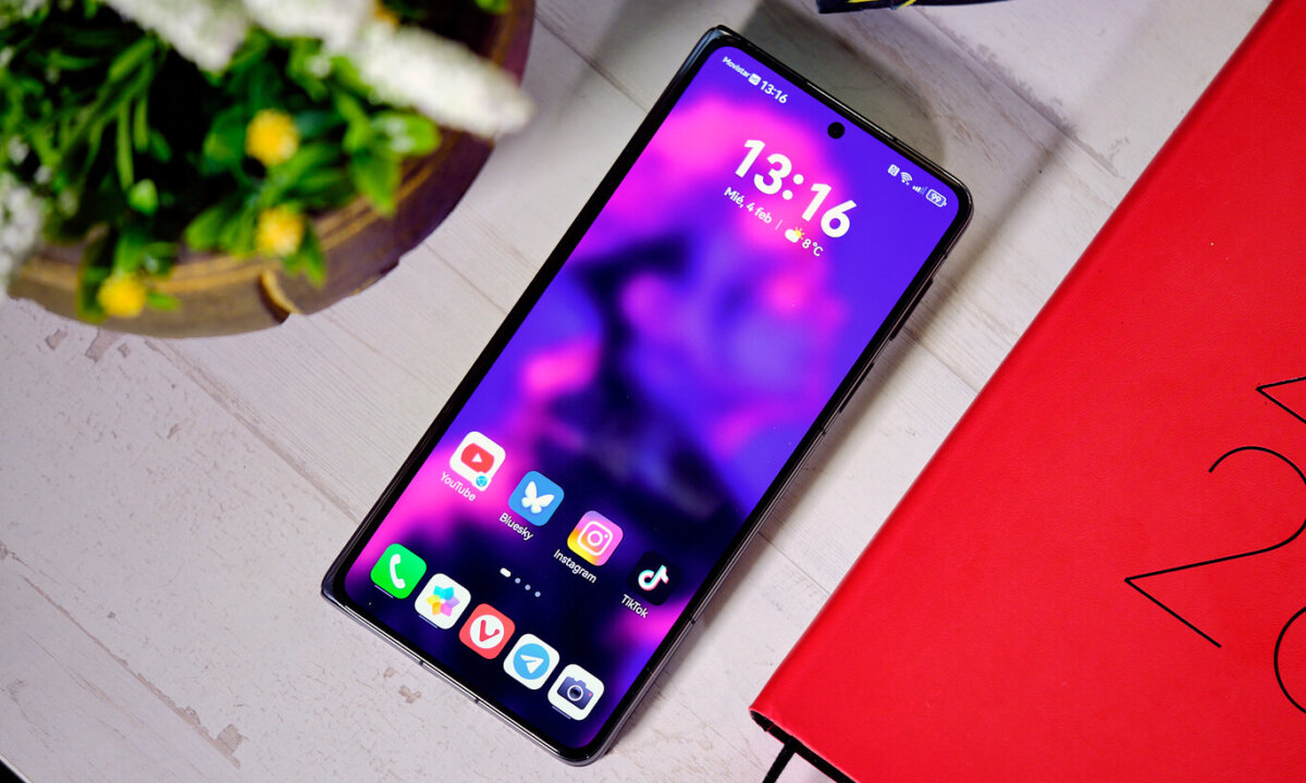 Huawei Mate X7 écran externe OLED 6,49 pouces 120 Hz 3000 nits pliable