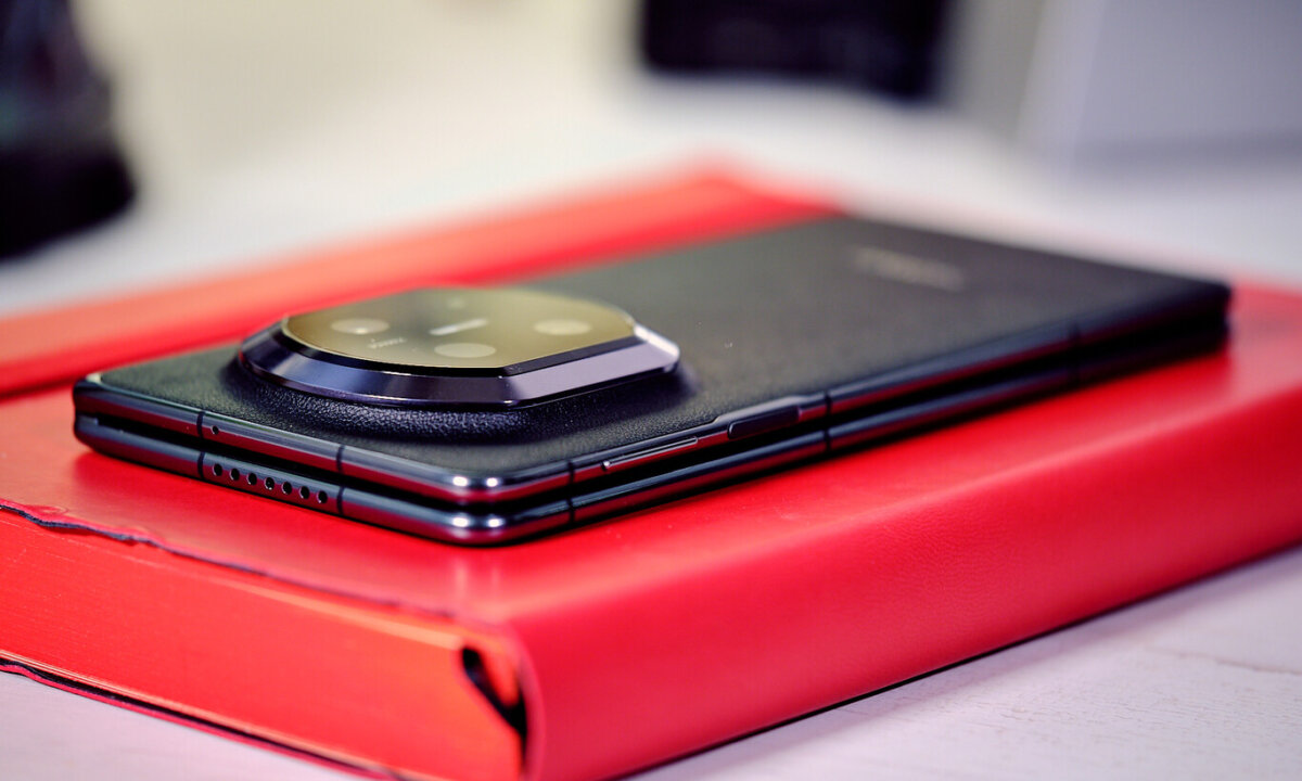 Huawei Mate X7 écran interne AMOLED 8 pouces 120 Hz productivité lecture multitâche