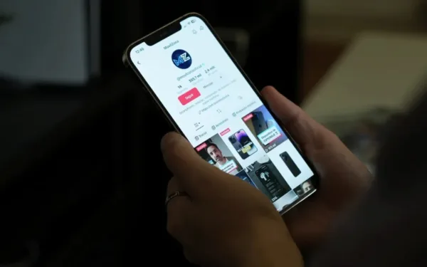 TikTok sous le feu des critiques pour son impact social destructeur