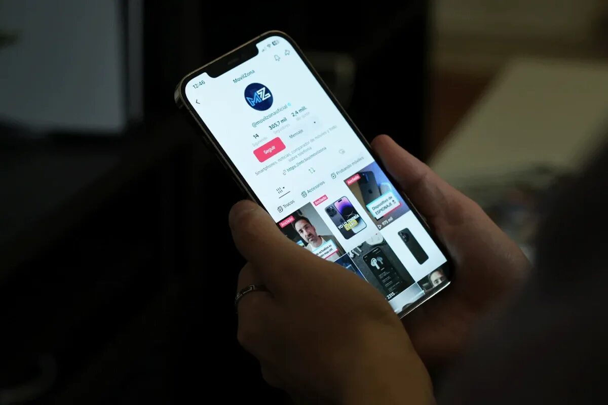 TikTok sous le feu des critiques pour son impact social destructeur