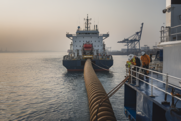 Le plus grand câble sous-marin du monde suspend ses travaux dans le Golfe Persique