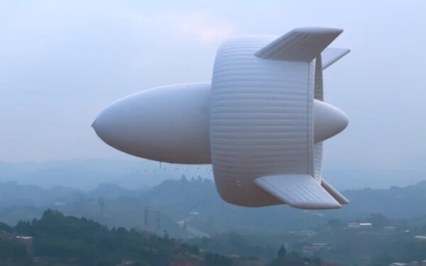 Un dirigeable S2000 produit de l’électricité au-dessus d’un site côtier chinois