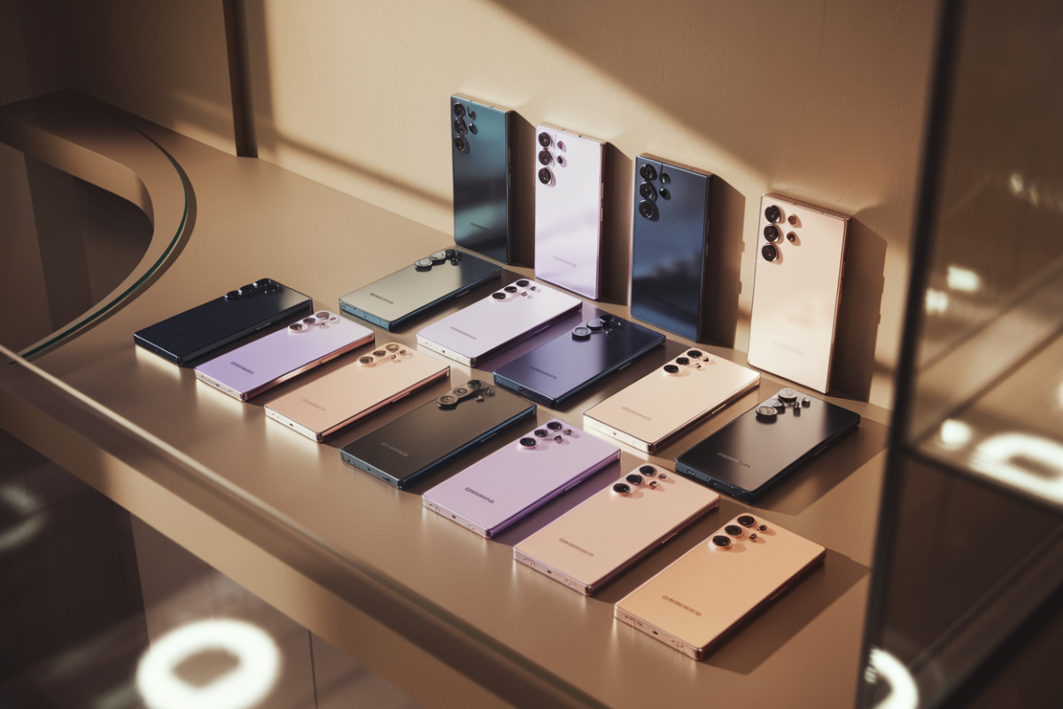 Nouveaux smartphones Samsung Galaxy alignés présentant les modèles actualisés et services de réparation.